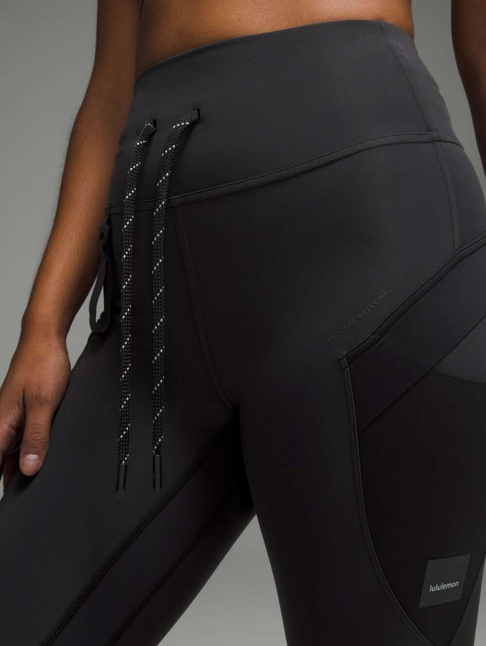 Lululemon Cargo Super High Rise Hiking Tight 25" - Size 4